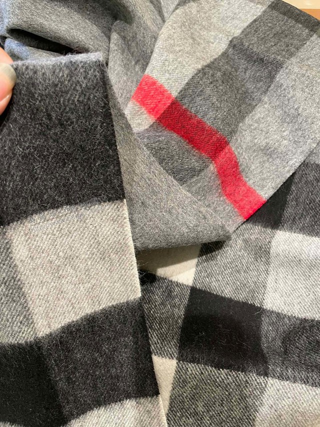 Burberry戰馬刺繡經典大格披肩 巴寶莉2021新款保暖羊羔絨圍巾  mmj1401